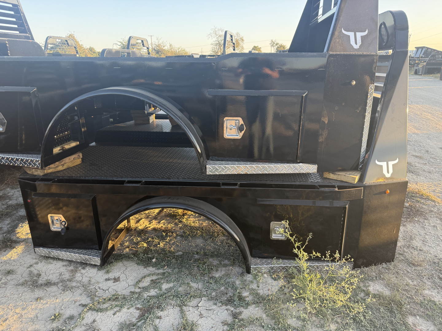 New 2025 Neckover SKIRTED DUALLY Truck Bed