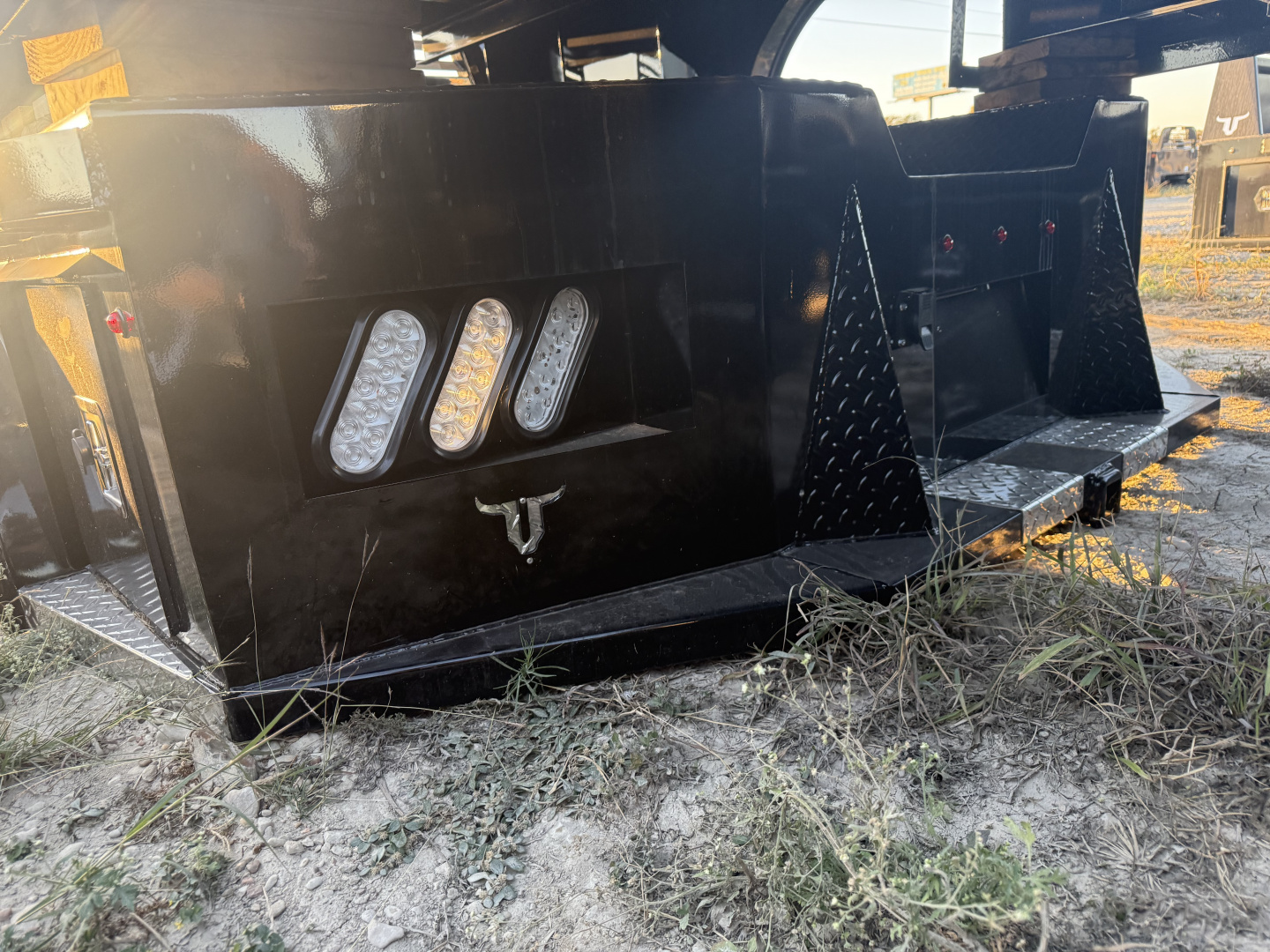 New 2025 Neckover SKIRTED DUALLY Truck Bed