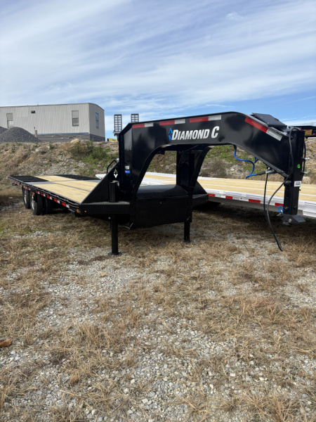 New 2026 Diamond C Trailers FMAX210 Flatbed Trailer, HYD DOVETAIL, HYD JACKS, ALUMINUM OUTER WHEELS