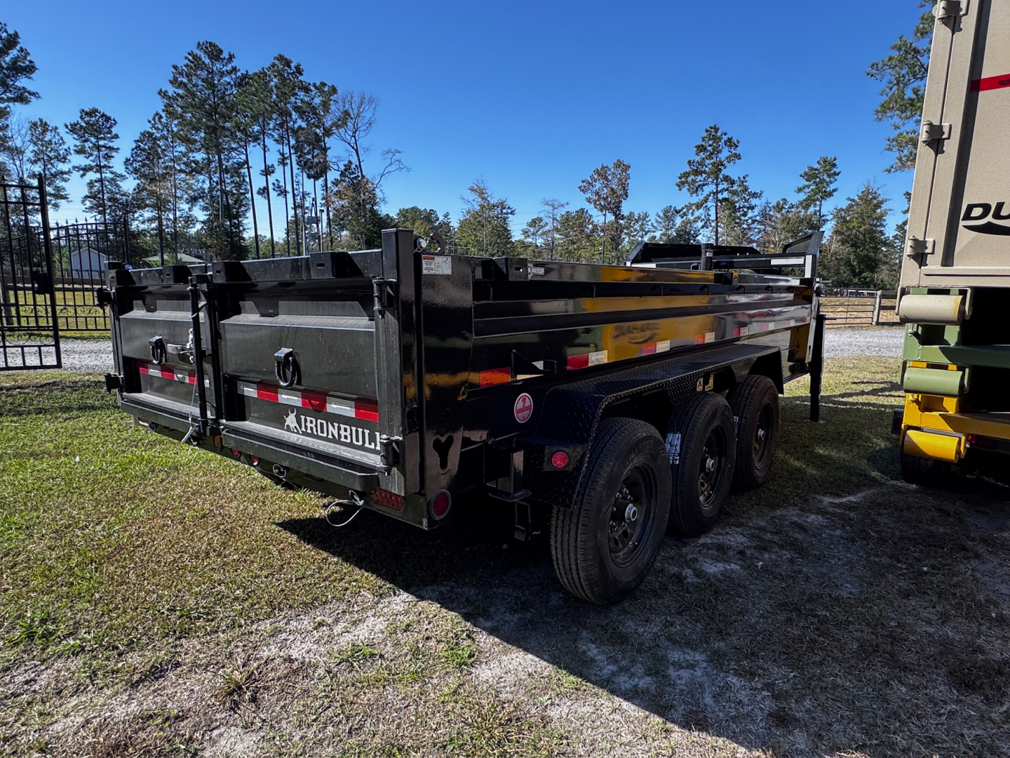 New 2026 Iron Bull 83X16 TRI-AXLE GOOSENECK 21K Dump Trailer