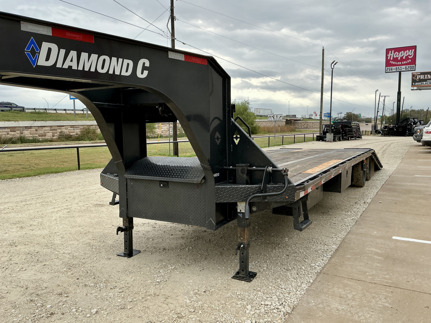 Used 2023 Diamond C 102"x35' GN Flatbed- FMAX212