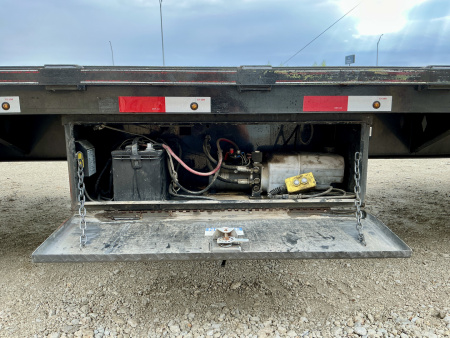 Used 2023 Diamond C 102"x35' GN Flatbed- FMAX212