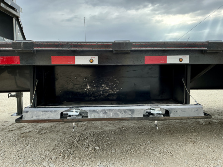 Used 2023 Diamond C 102"x35' GN Flatbed- FMAX212