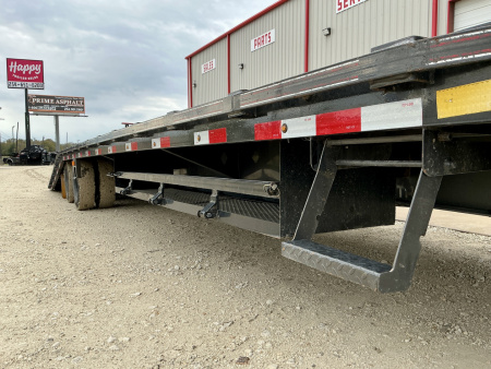 Used 2023 Diamond C 102"x35' GN Flatbed- FMAX212