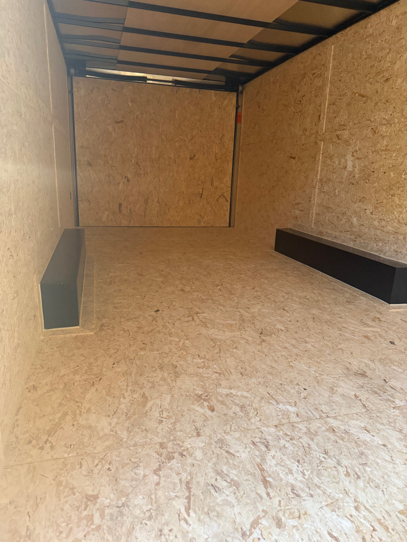 New 2026 Look Trailers 8.5X24 ST DLX Enclosed Cargo 7' Tall Ramp Cargo / Enclosed Trailer