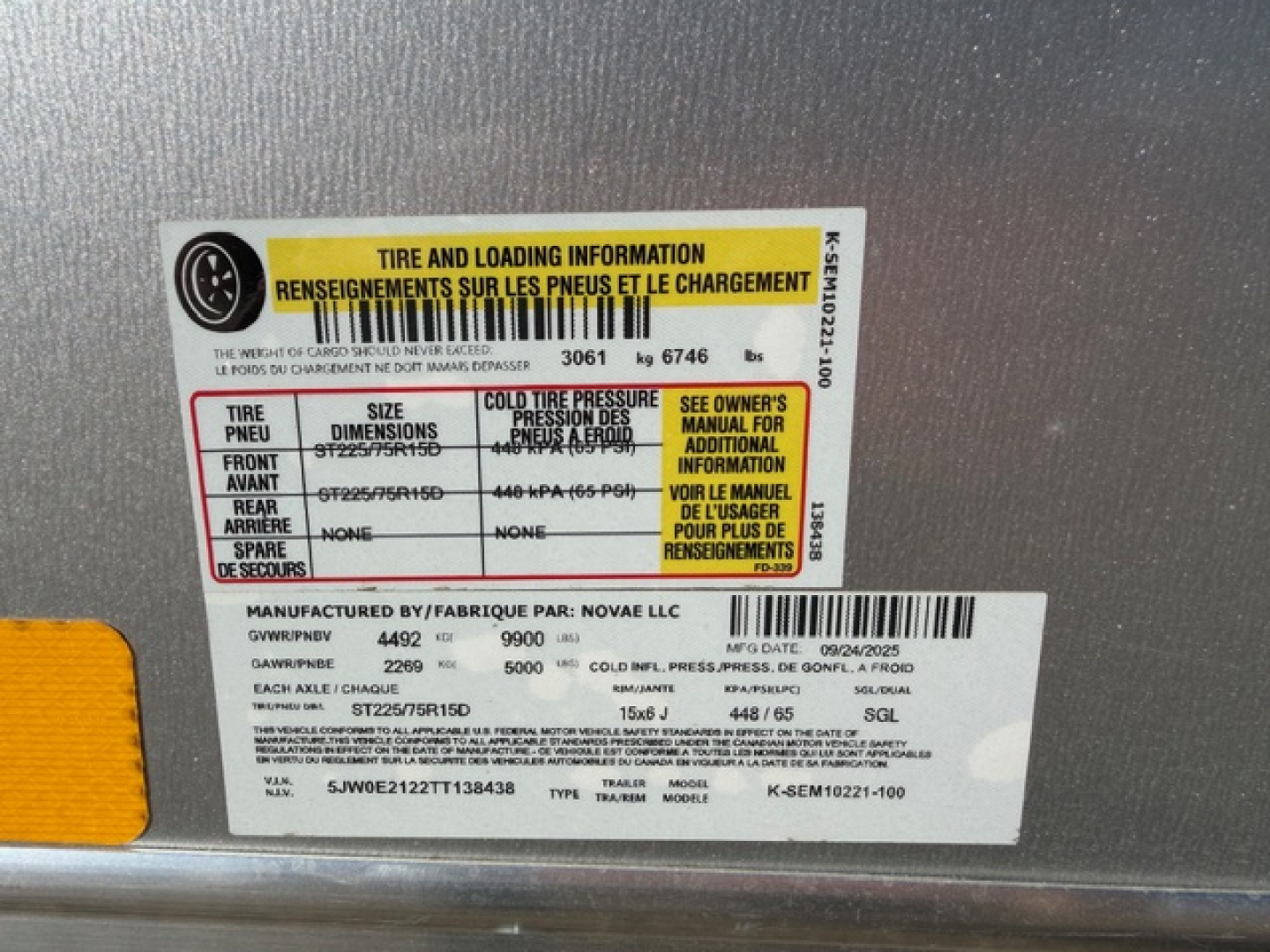 New 2026 Look Trailers Snowmobile Trailer ELEMENT - 8.5X21-- WITH RAMP IN V-NOSE