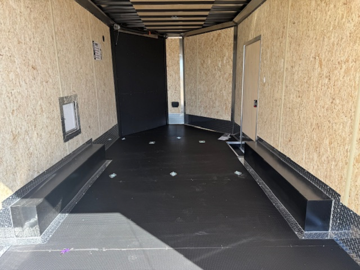 New 2026 Look Trailers Snowmobile Trailer ELEMENT - 8.5X21-- WITH RAMP IN V-NOSE