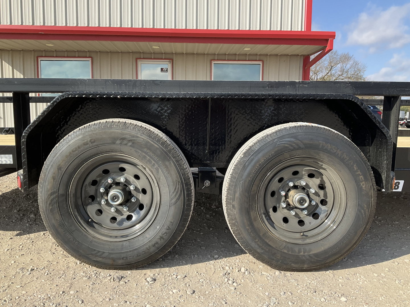 New 2026 PJ 83"x20' Angle Pipetop Trailer – P8