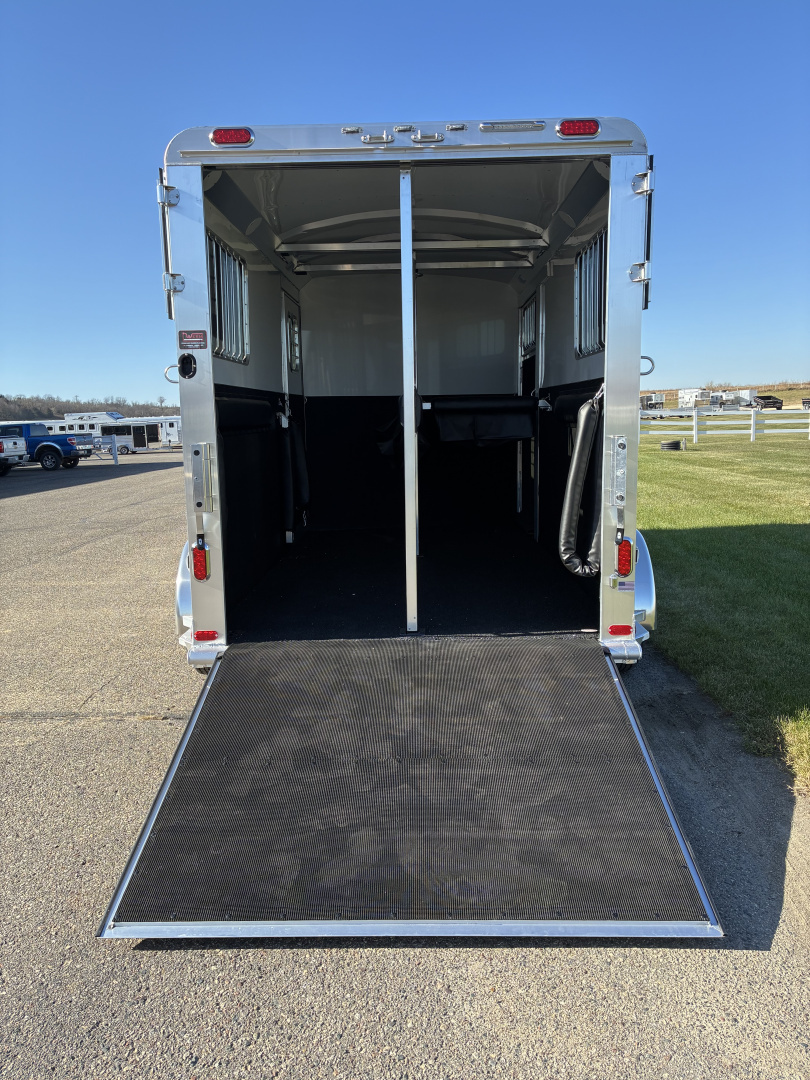 New 2026 4-Star 2 Horse Straight Load with Side Ramp Horse Trailer