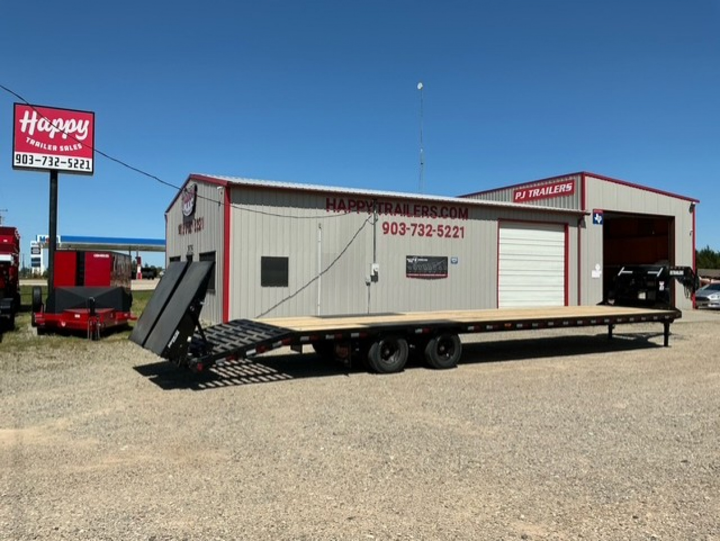 New 2026 PJ 102"x40' GN Low-Pro Flatbed w/ Duals - LD