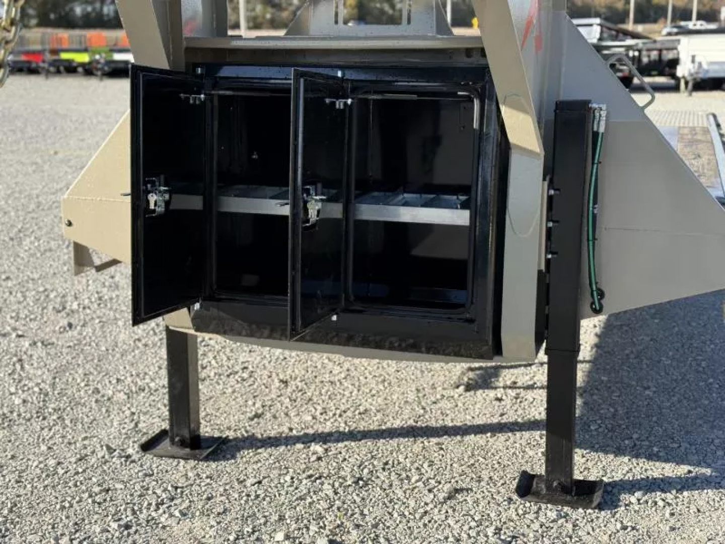 New 2026 RawMaxx HTX 102X32 GOOSENECK HYDRAULIC DISC BRAKE 11' HYDRAULIC DOVE/JACKS 30K GVWR