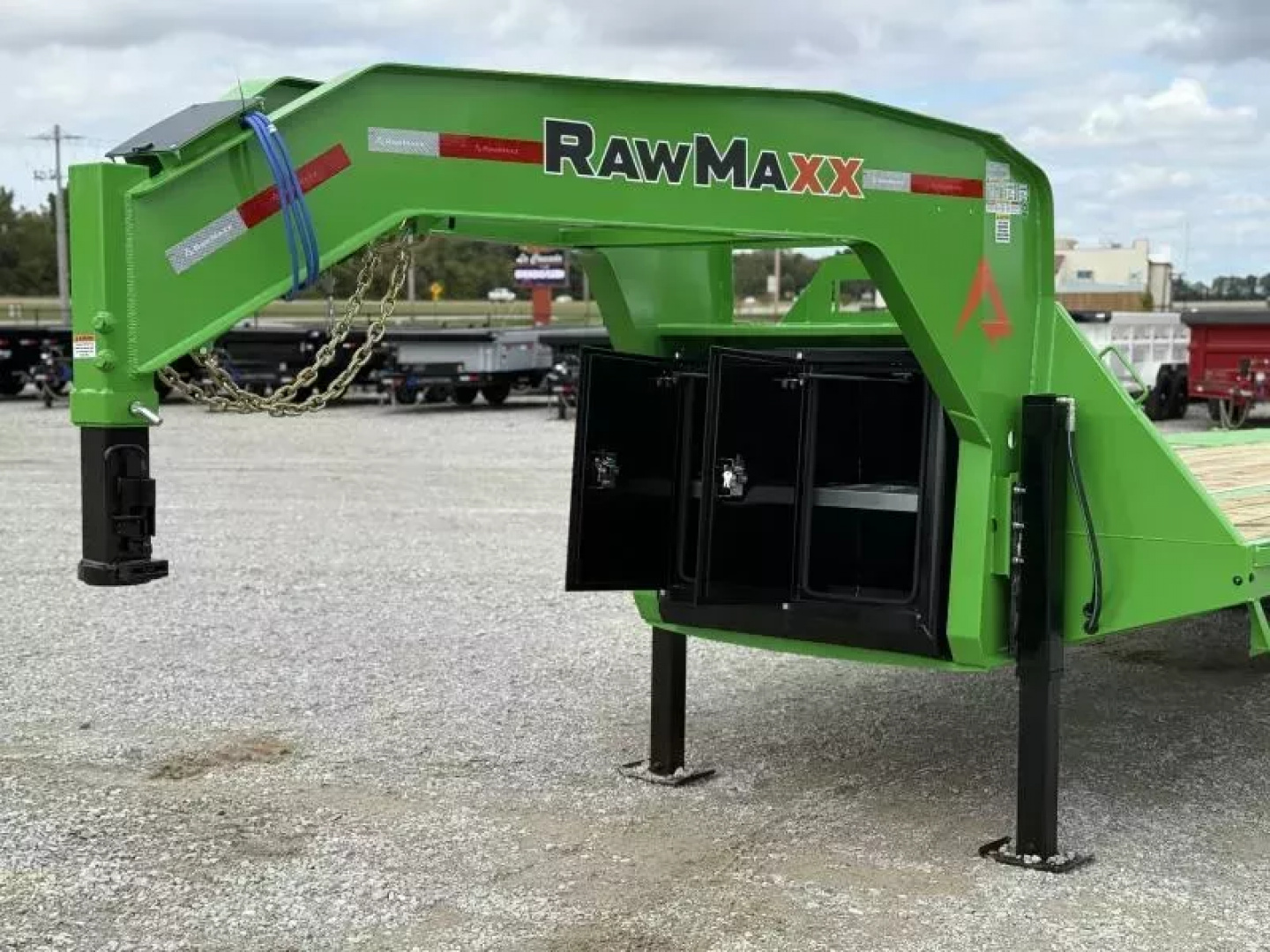 New 2026 RawMaxx HTX 102X32 GOOSENECK HYDRAULIC DISC BRAKE 11' HYDRAULIC DOVE/JACKS 24K GVWR