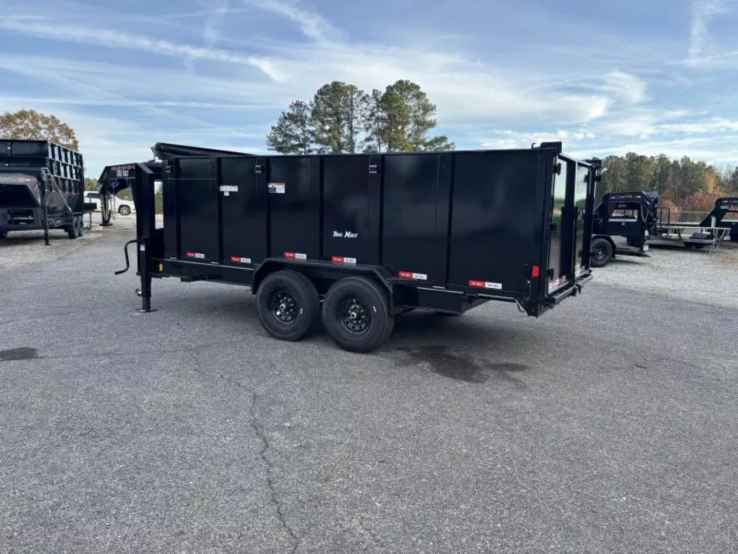 New 2025 TrailMaxx Trailers 83X16 HIGH SIDE TELESCOPIC GOOSENECK Dump Trailer
