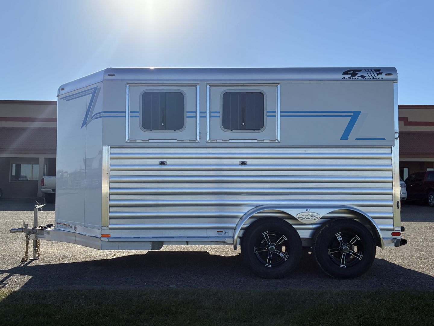 New 2026 4-Star 2 Horse Slant Load Horse Trailer