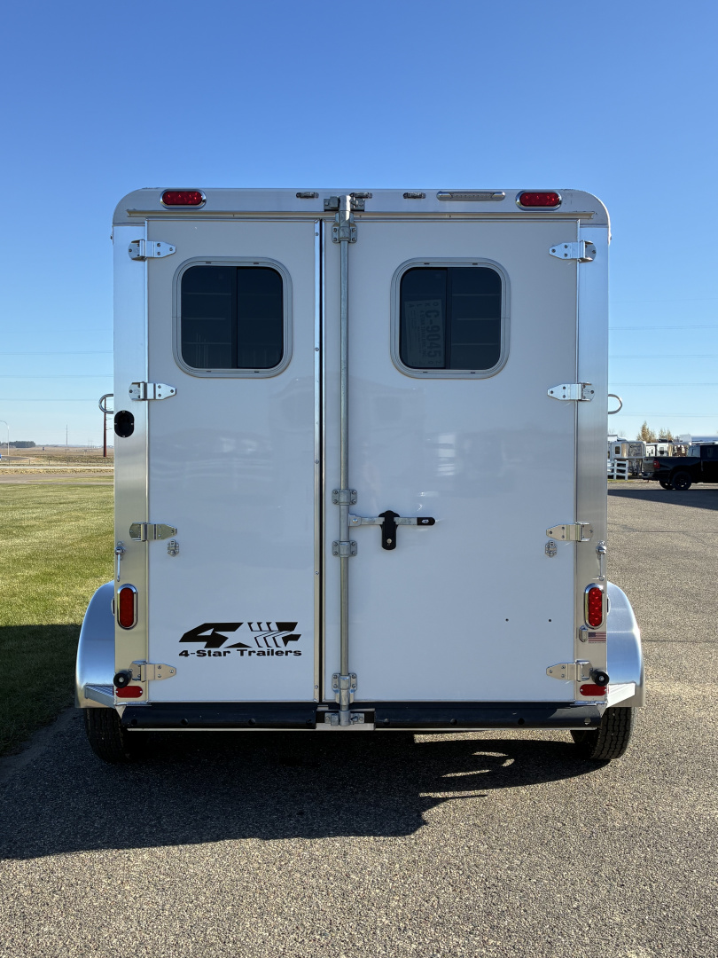 New 2026 4-Star 2 Horse Slant Load Horse Trailer
