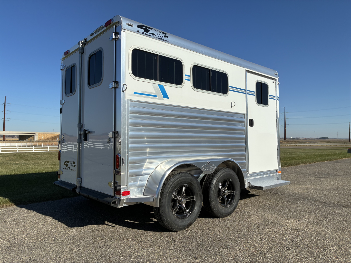 New 2026 4-Star 2 Horse Slant Load Horse Trailer