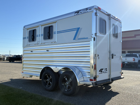 New 2026 4-Star 2 Horse Slant Load Horse Trailer