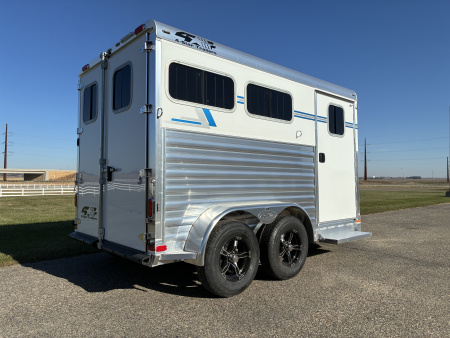 New 2026 4-Star 2 Horse Slant Load Horse Trailer