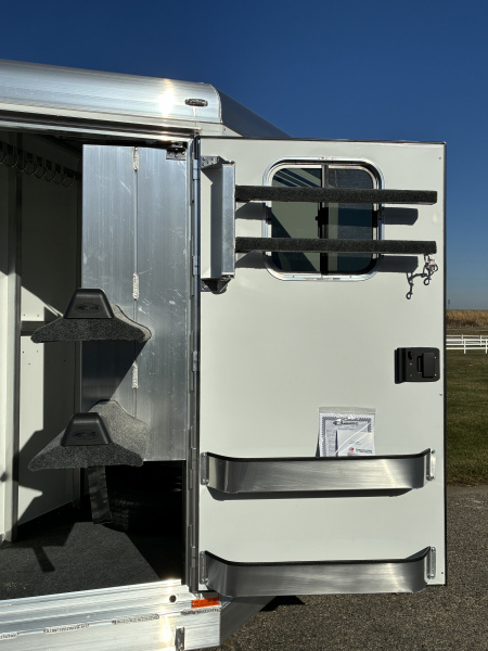 New 2026 4-Star 2 Horse Slant Load Horse Trailer