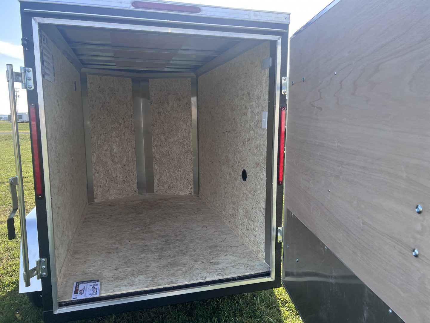 New 2026 Look Trailers 5X8 3K BARN DOOR Cargo / Enclosed Trailer