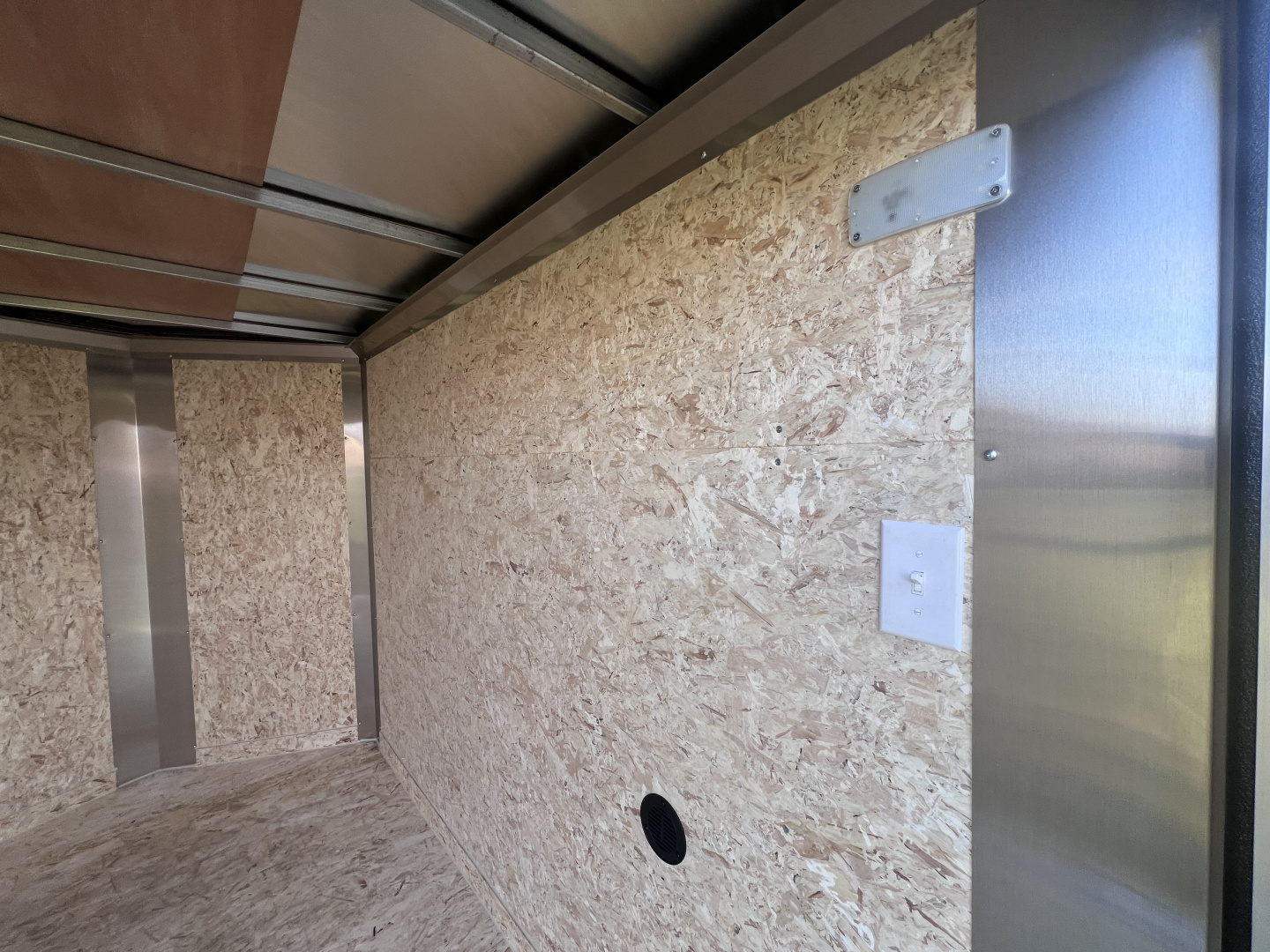 New 2026 Look Trailers 5X8 3K BARN DOOR Cargo / Enclosed Trailer