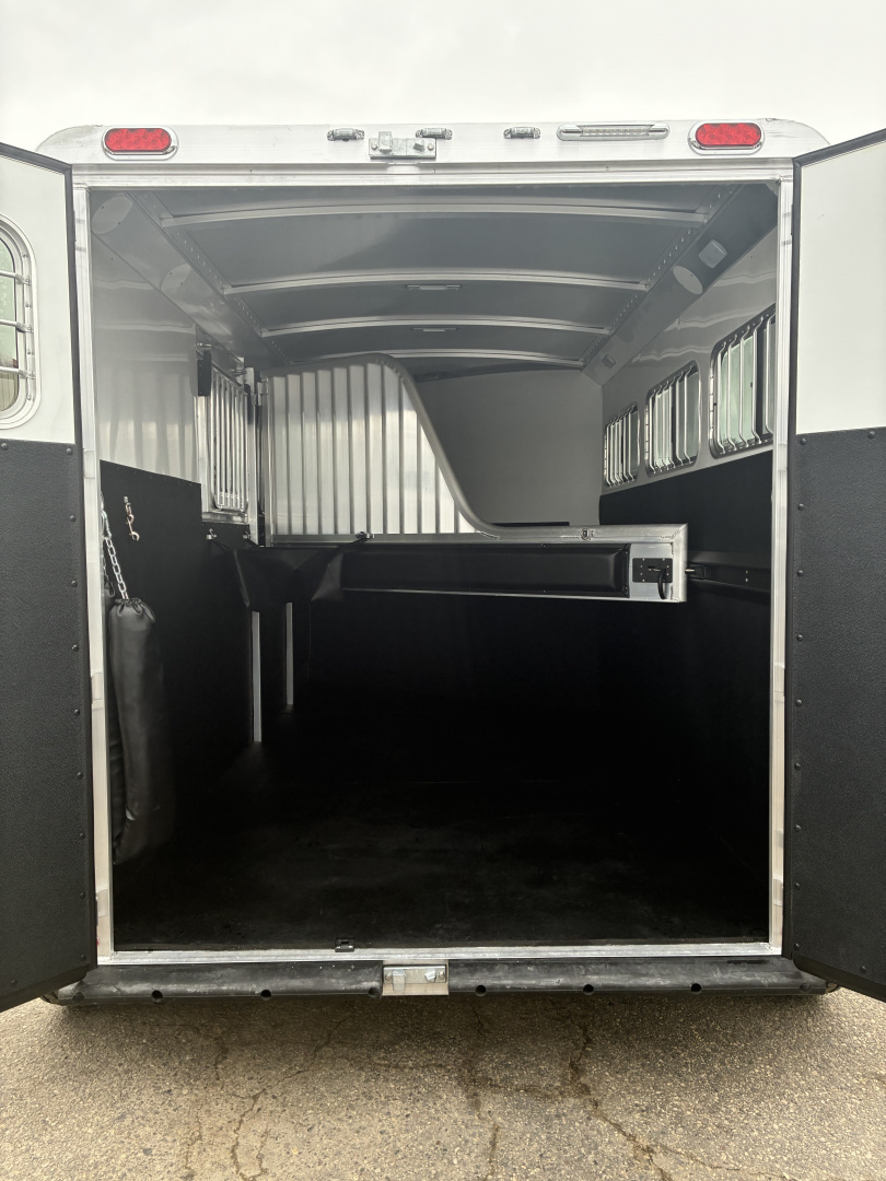 New 2027 4-Star 3H Slant Load Horse Trailer