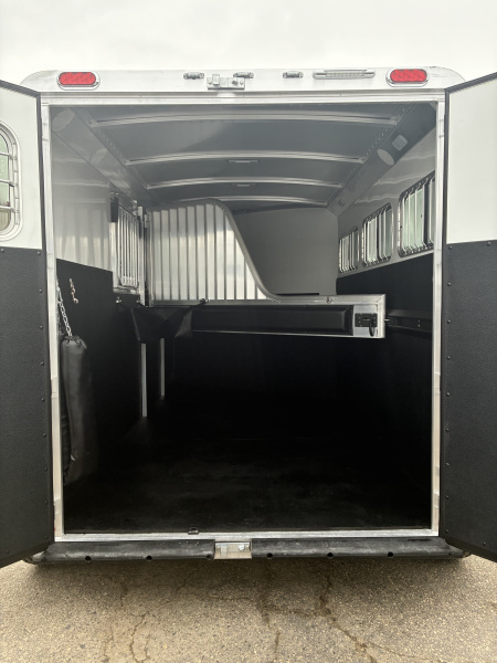 New 2027 4-Star 3H Slant Load Horse Trailer