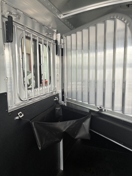 New 2027 4-Star 3H Slant Load Horse Trailer