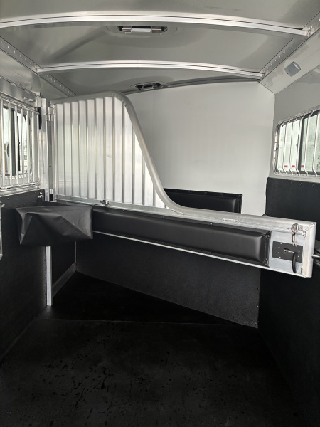 New 2027 4-Star 3H Slant Load Horse Trailer