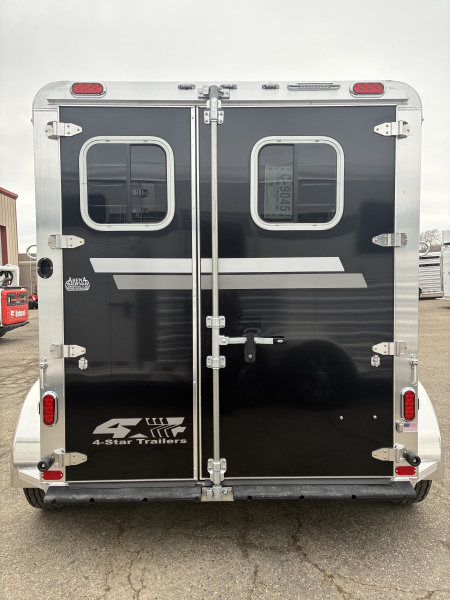 New 2027 4-Star 3H Slant Load Horse Trailer