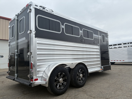 New 2027 4-Star 3H Slant Load Horse Trailer