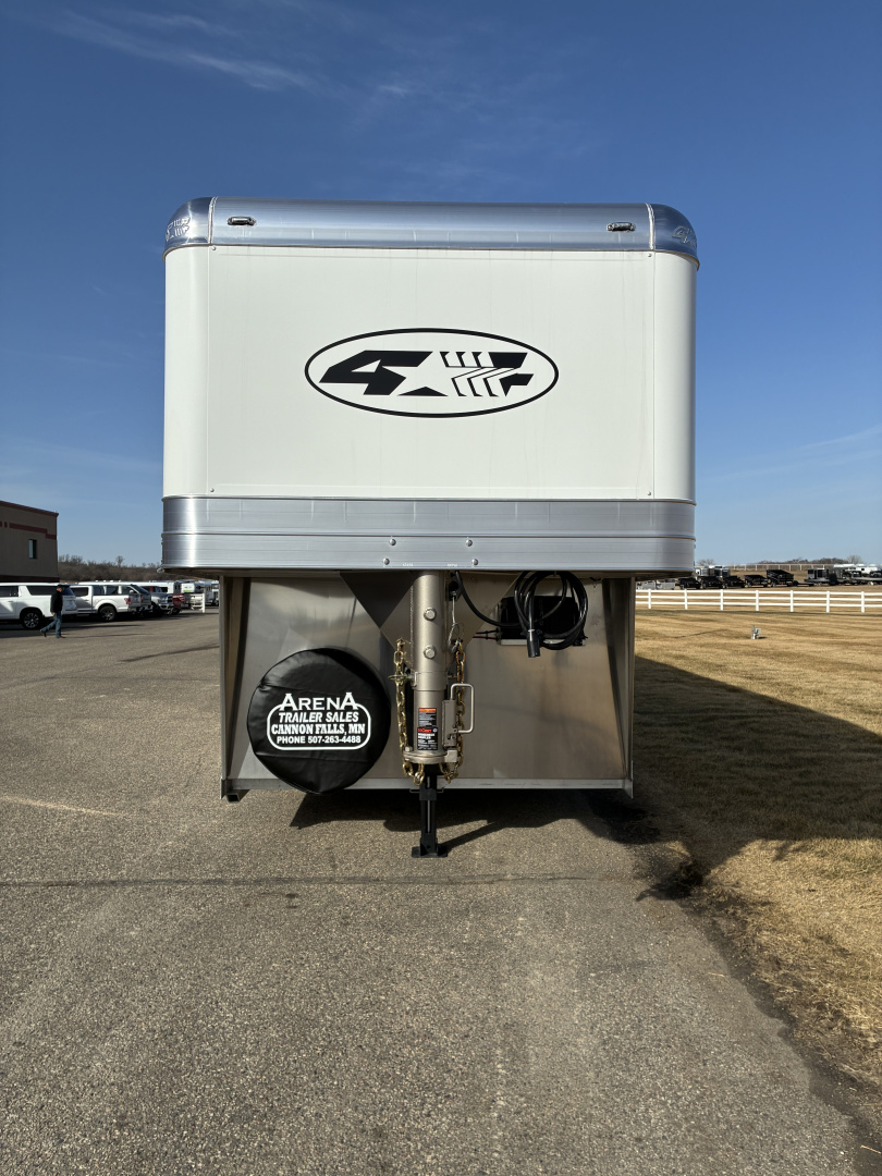 New 2027 4-Star 4-5 Horse Head to Head Horse Trailer