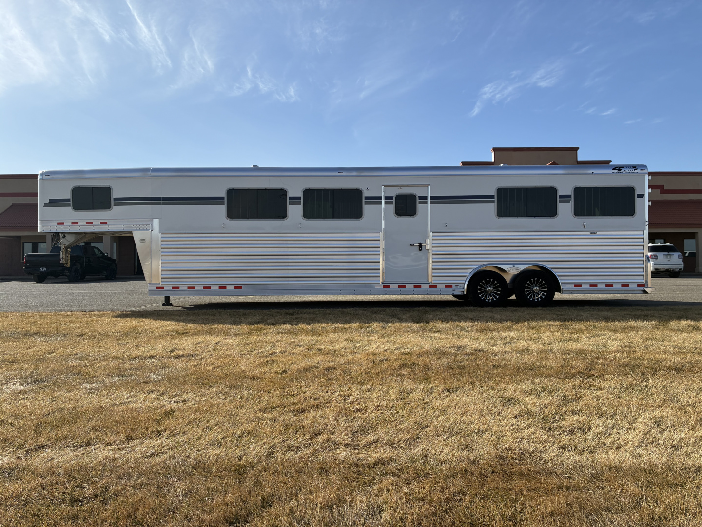 New 2027 4-Star 4-5 Horse Head to Head Horse Trailer