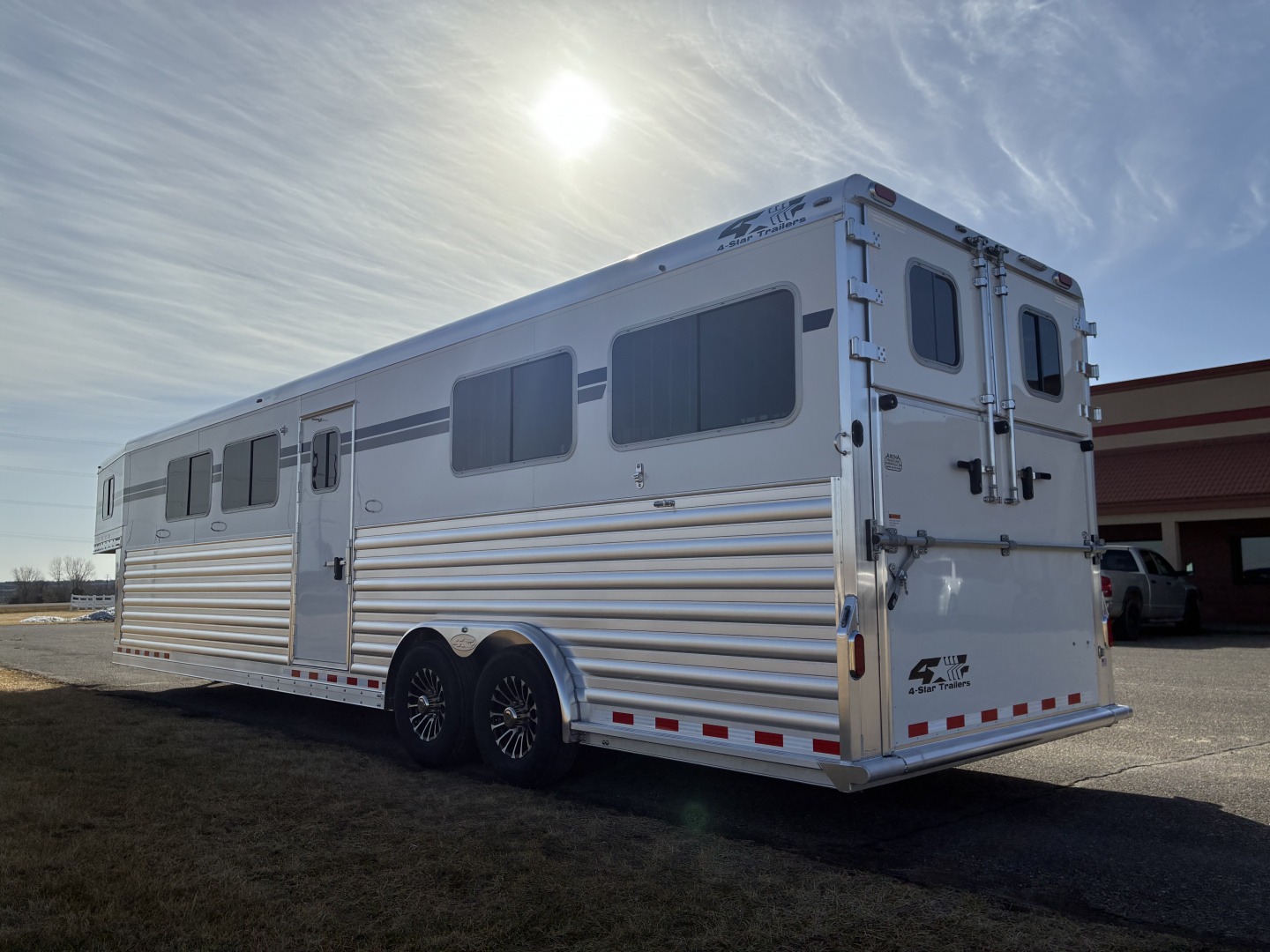 New 2027 4-Star 4-5 Horse Head to Head Horse Trailer
