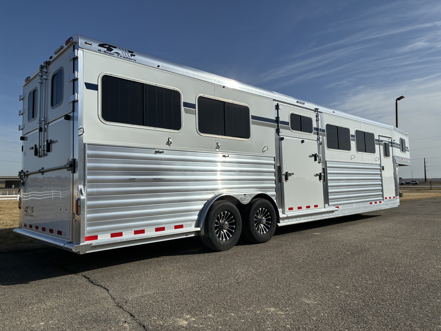New 2027 4-Star 4-5 Horse Head to Head Horse Trailer