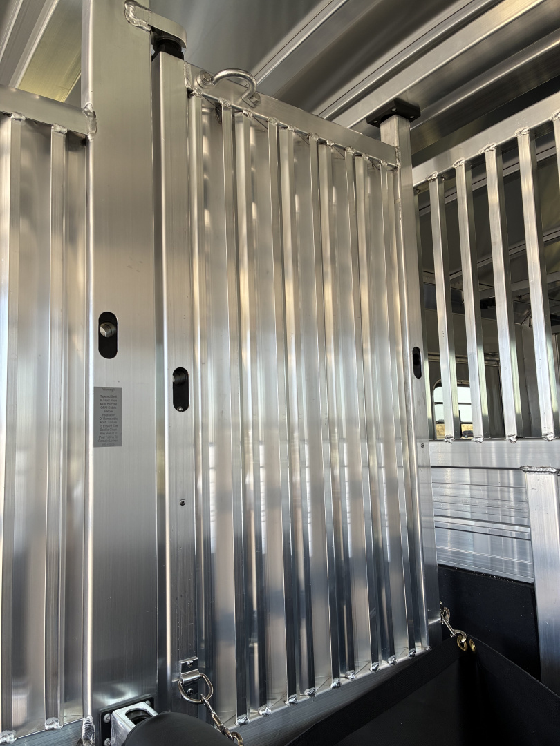 New 2027 4-Star 4-5 Horse Head to Head Horse Trailer