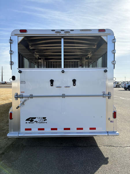 New 2027 4-Star 4-5 Horse Head to Head Horse Trailer