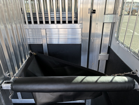 New 2027 4-Star 4-5 Horse Head to Head Horse Trailer