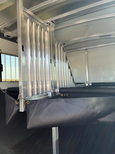 New 2027 4-Star 4-5 Horse Head to Head Horse Trailer