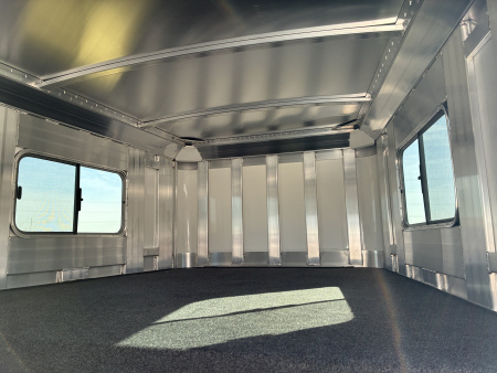 New 2027 4-Star 4-5 Horse Head to Head Horse Trailer