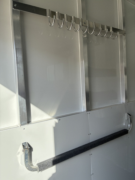 New 2027 4-Star 4-5 Horse Head to Head Horse Trailer