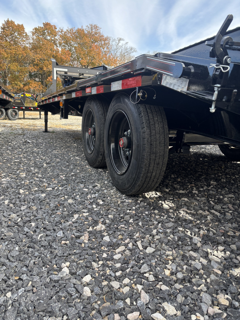 New 2026 Diamond C FMAX208 GOOSENECK TRAILER MAX RAMPS 20+5