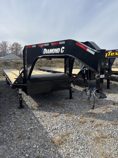 New 2026 Diamond C FMAX208 GOOSENECK TRAILER MAX RAMPS 20+5
