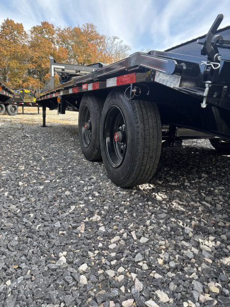 New 2026 Diamond C FMAX208 GOOSENECK TRAILER MAX RAMPS 20+5