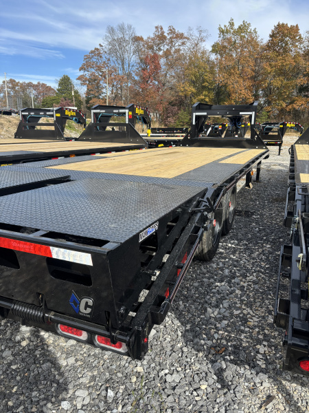 New 2026 Diamond C FMAX208 GOOSENECK TRAILER MAX RAMPS 20+5
