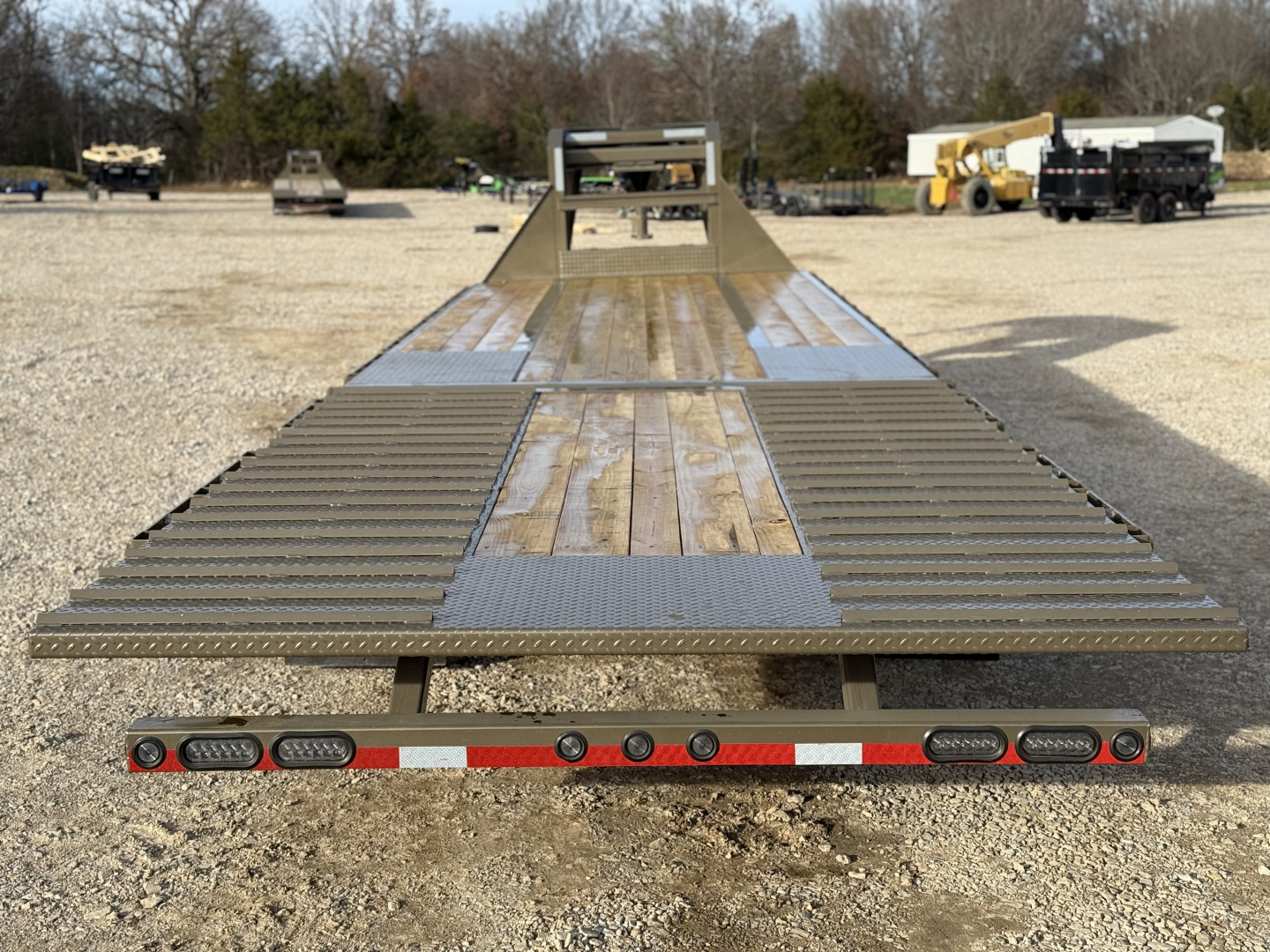 New 2026 Load Trail GL 102x32 Deckover Trailer Hydraulic Dovetail 14 Ply 25900 GVWR