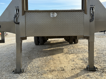 New 2026 Load Trail GL 102x32 Deckover Trailer Hydraulic Dovetail 14 Ply 25900 GVWR