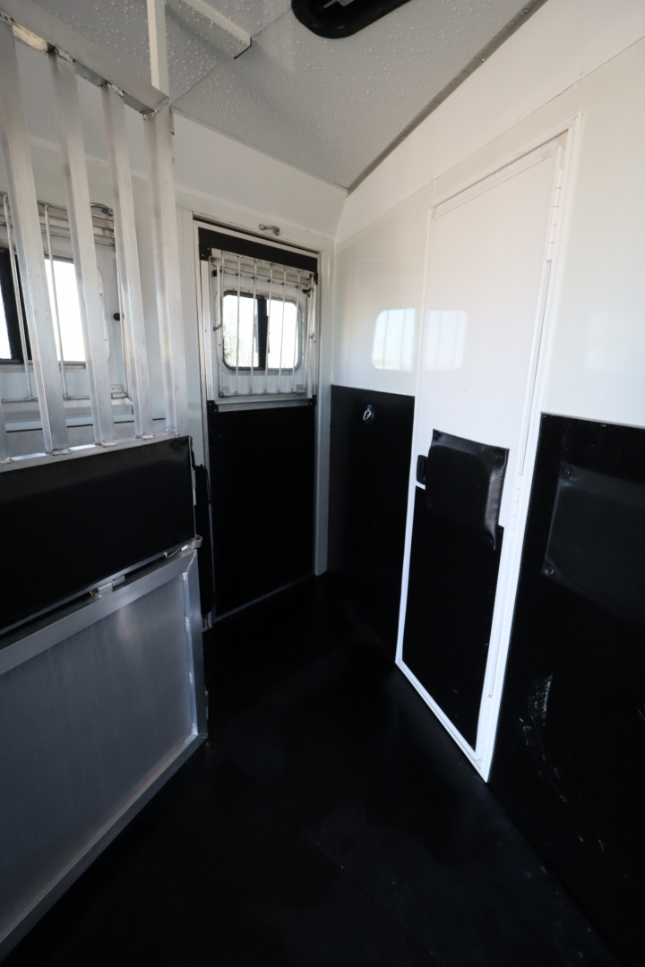 Used 2022 Bison 4 Horse LQ Slide-out Horse Trailer