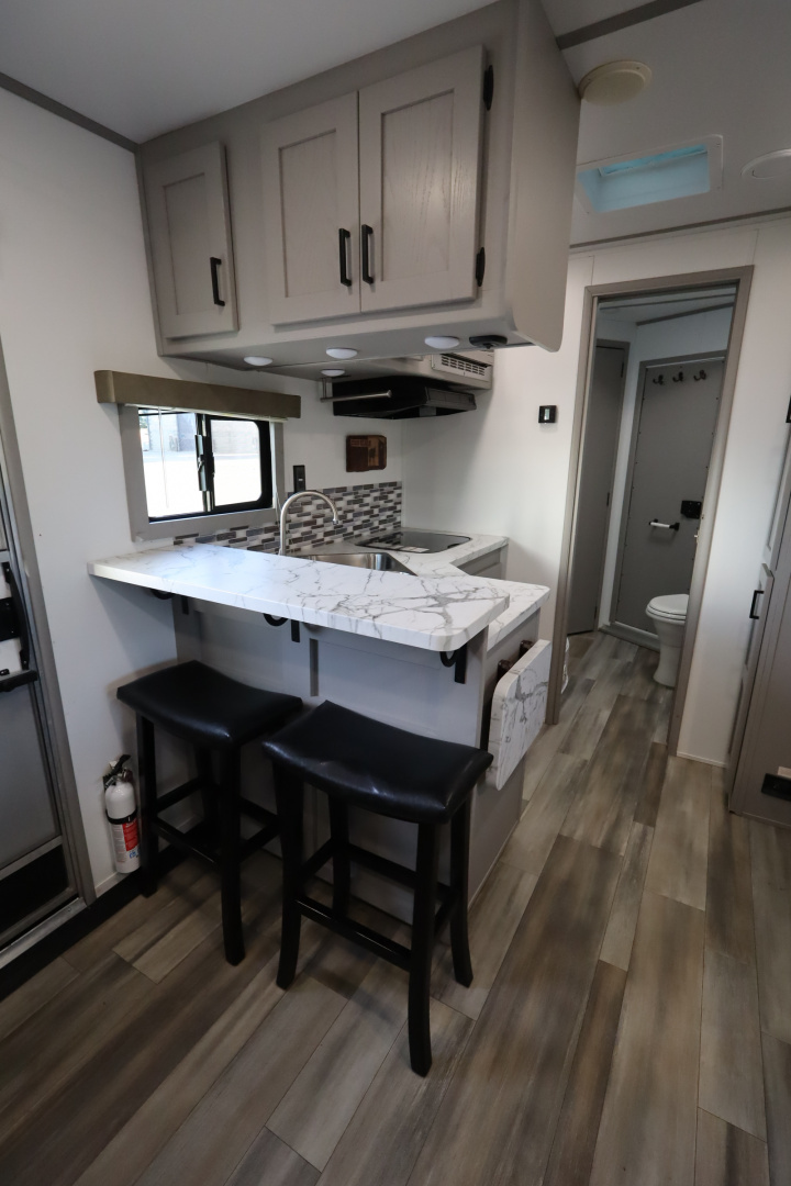 Used 2022 Bison 4 Horse LQ Slide-out Horse Trailer