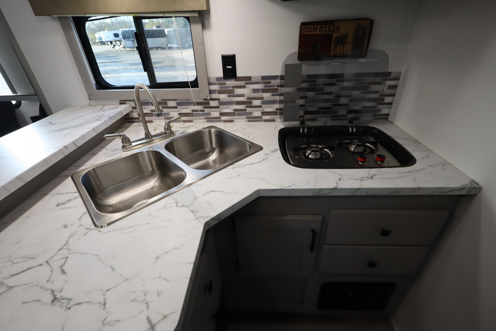 Used 2022 Bison 4 Horse LQ Slide-out Horse Trailer